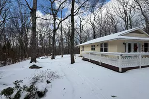 808 W Spur Ct, Lords Valley, PA 18428 - Photo 7