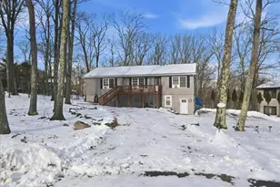 1011 Salem Pl, Lake Ariel, PA 18436 - Photo 3