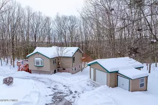 105 Westwood Ln, Hawley, PA 18428 - Photo 5