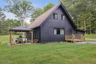 109 Hazleton Dr, Greentown, PA 18426 - Photo 3