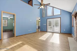 136 Evergreen Ct, Hawley, PA 18428 - Photo 11