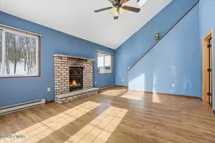 136 Evergreen Ct, Hawley, PA 18428 - Photo 13