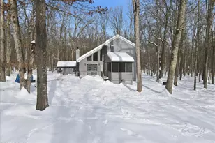 136 Evergreen Ct, Hawley, PA 18428 - Photo 3