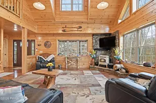 109 Lakeside Dr, Greentown, PA 18426 - Photo 17