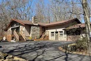432 Maple Ridge Dr, Lords Valley, PA 18428 - Photo 1