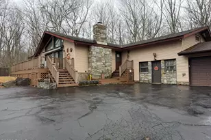 432 Maple Ridge Dr, Lords Valley, PA 18428 - Photo 1