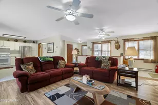 137 Friendship Dr, Hawley, PA 18428 - Photo 9