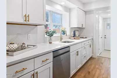 132 East Balsam Road, Greentown, PA 18426 - Photo 9