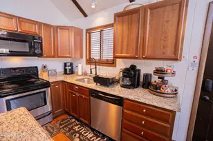 481 Lakeview Dr W, Lake Ariel, PA 18436 - Photo 25