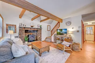 1055 Mountain Top Dr, Lake Ariel, PA 18436 - Photo 5