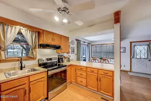 1055 Mountain Top Dr, Lake Ariel, PA 18436 - Photo 17