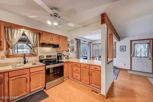 1055 Mountain Top Dr, Lake Ariel, PA 18436 - Photo 15