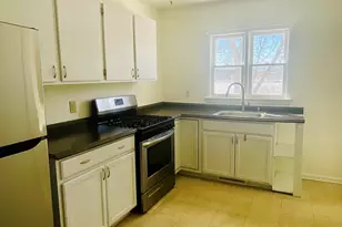7 Dervend Cir, Matamoras, PA 18336 - Photo 3