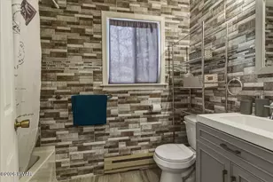 6030 Boardwalk Dr, Tobyhanna, PA 18466 - Photo 9