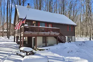 139 Lakeview Dr W, Lake Ariel, PA 18436 - Photo 1