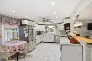 202 Fox Rd, Dingmans Ferry, PA 18328 - Photo 17