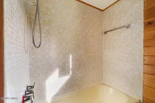 423 Sunset Forest Dr, Hawley, PA 18428 - Photo 23