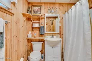 24 Lakeside Dr, Lakeville, PA 18438 - Photo 15