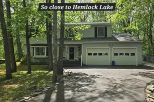 102 Longspur Ln, Lords Valley, PA 18428 - Photo 1