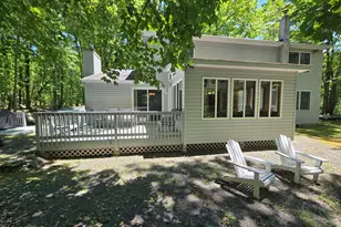 102 Longspur Ln, Lords Valley, PA 18428 - Photo 3