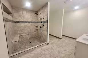 215 Cottonwood Dr, Hawley, PA 18428 - Photo 9