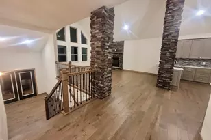 215 Cottonwood Dr, Hawley, PA 18428 - Photo 3