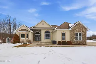 603 Clover Ln, Moscow, PA 18444 - Photo 3