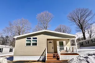 106 Middle Rd, Greentown, PA 18426 - Photo 3