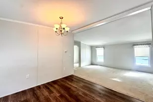 106 Middle Rd, Greentown, PA 18426 - Photo 7