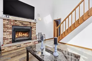 215 Tanager Rd, Lackawaxen, PA 18435 - Photo 7