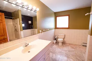 357 Lakeview Dr W, Lake Ariel, PA 18436 - Photo 21