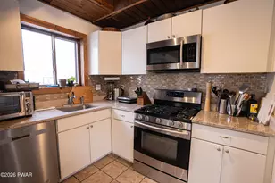 10 Crestwood Ct, Lake Ariel, PA 18436 - Photo 15