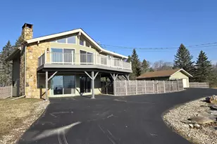 114 Overlook Ln, Lords Valley, PA 18428 - Photo 1