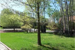 1033 Indian Dr, Lake Ariel, PA 18436 - Photo 3