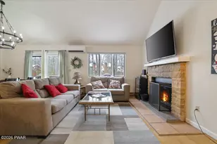 14 Finch Grv, Lake Harmony, PA 18624 - Photo 3