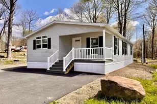 102 Middle Rd, Greentown, PA 18426 - Photo 1
