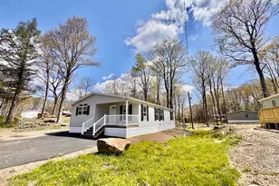 102 Middle Rd, Greentown, PA 18426 - Photo 5