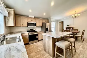 102 Middle Rd, Greentown, PA 18426 - Photo 5