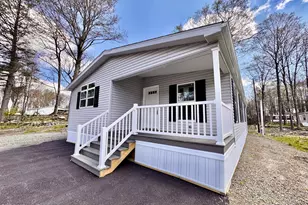 102 Middle Rd, Greentown, PA 18426 - Photo 1