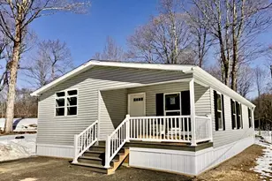 102 Middle Rd, Greentown, PA 18426 - Photo 1