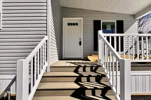 102 Middle Rd, Greentown, PA 18426 - Photo 3