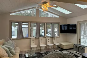 152 Eastwood Dr, Greentown, PA 18426 - Photo 3