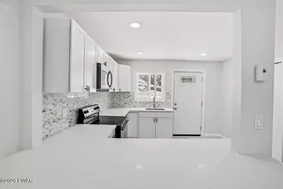 113 Regent Street, Bushkill, PA 18324 - Photo 3