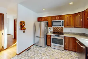 806 Gaskin Ct, Lords Valley, PA 18428 - Photo 7