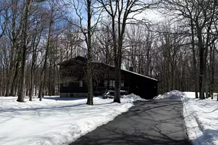 806 Gaskin Ct, Lords Valley, PA 18428 - Photo 1