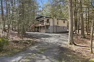 1025 Wallenpaupack Dr, Lake Ariel, PA 18436 - Photo 11