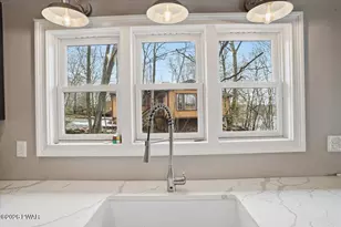 1096 Aquarius Dr, Lake Ariel, PA 18436 - Photo 11