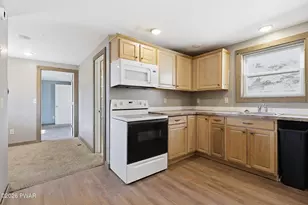 760 Hudson St, Hawley, PA 18428 - Photo 9