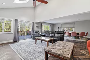 111 Westbrook Ct, Tafton, PA 18464 - Photo 11