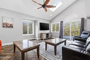 111 Westbrook Ct, Tafton, PA 18464 - Photo 9